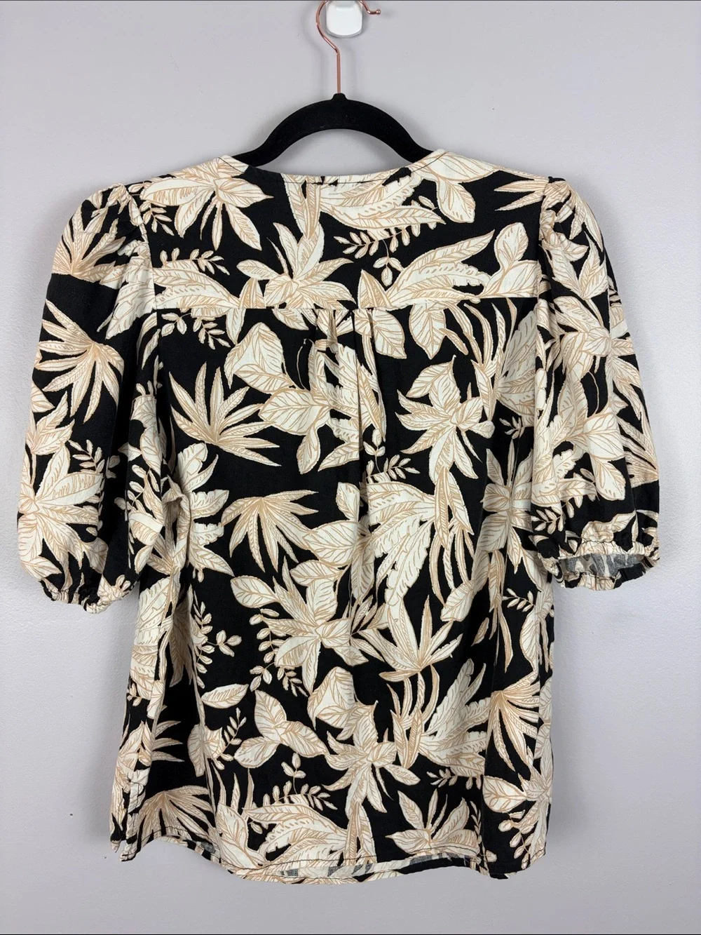 Nicole Miller Linen Blend Blouse XL Black Beige Tropical Leaf Print Resort Top - Picture 12 of 12